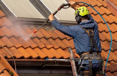 Démoussage et hydrofuge de toiture à Cazères